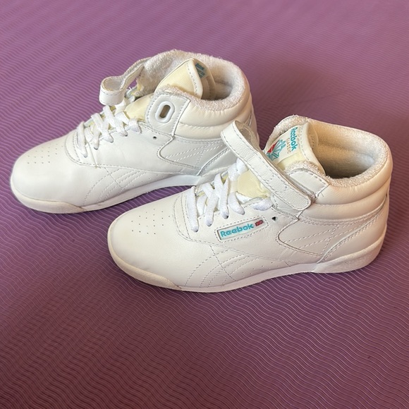 REEBOK KIDS size 12 - Picture 4 of 8